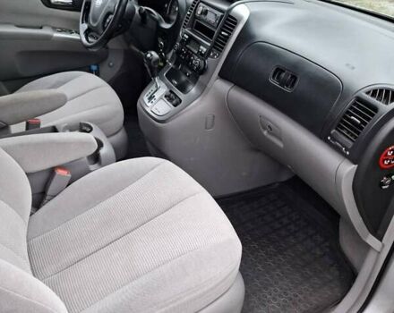 Серый Киа Карнивал, объемом двигателя 2.9 л и пробегом 336 тыс. км за 6300 $, фото 6 на Automoto.ua