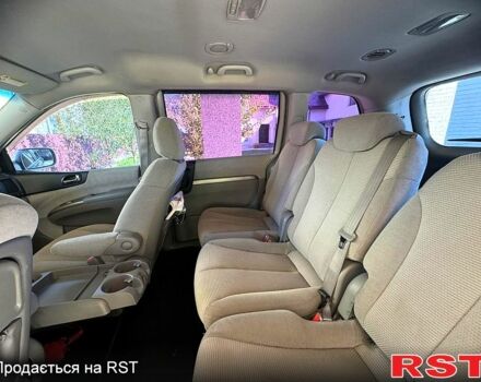 Серый Киа Карнивал, объемом двигателя 2.9 л и пробегом 180 тыс. км за 6500 $, фото 8 на Automoto.ua