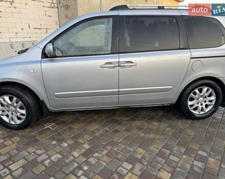 Серый Киа Карнивал, объемом двигателя 0 л и пробегом 239 тыс. км за 4300 $, фото 2 на Automoto.ua