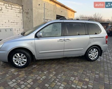 Серый Киа Карнивал, объемом двигателя 0 л и пробегом 239 тыс. км за 4300 $, фото 3 на Automoto.ua