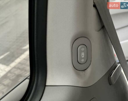 Серый Киа Карнивал, объемом двигателя 2.9 л и пробегом 354 тыс. км за 5450 $, фото 15 на Automoto.ua