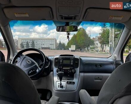 Серый Киа Карнивал, объемом двигателя 2.9 л и пробегом 292 тыс. км за 6500 $, фото 6 на Automoto.ua