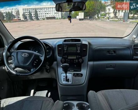 Серый Киа Карнивал, объемом двигателя 2.9 л и пробегом 292 тыс. км за 6500 $, фото 8 на Automoto.ua
