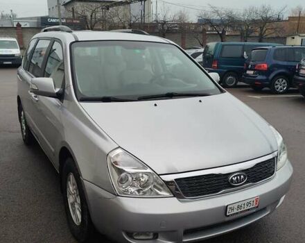 Серый Киа Карнивал, объемом двигателя 2.2 л и пробегом 174 тыс. км за 9999 $, фото 4 на Automoto.ua