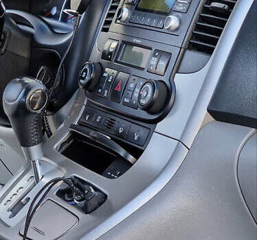 Серый Киа Карнивал, объемом двигателя 2.2 л и пробегом 273 тыс. км за 10800 $, фото 7 на Automoto.ua