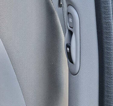 Серый Киа Карнивал, объемом двигателя 2.2 л и пробегом 273 тыс. км за 10800 $, фото 10 на Automoto.ua