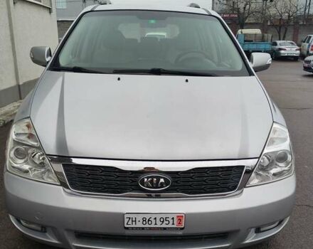 Серый Киа Карнивал, объемом двигателя 2.2 л и пробегом 174 тыс. км за 9999 $, фото 3 на Automoto.ua