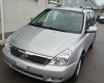 Серый Киа Карнивал, объемом двигателя 2.2 л и пробегом 174 тыс. км за 9999 $, фото 2 на Automoto.ua