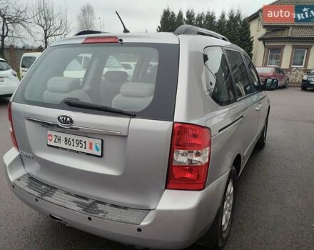 Серый Киа Карнивал, объемом двигателя 2.2 л и пробегом 174 тыс. км за 9999 $, фото 5 на Automoto.ua