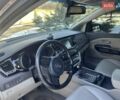 Серый Киа Карнивал, объемом двигателя 2.2 л и пробегом 227 тыс. км за 16900 $, фото 18 на Automoto.ua