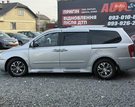 Серый Киа Карнивал, объемом двигателя 2.2 л и пробегом 264 тыс. км за 11000 $, фото 3 на Automoto.ua