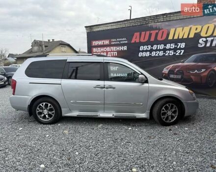 Серый Киа Карнивал, объемом двигателя 2.2 л и пробегом 264 тыс. км за 11000 $, фото 7 на Automoto.ua