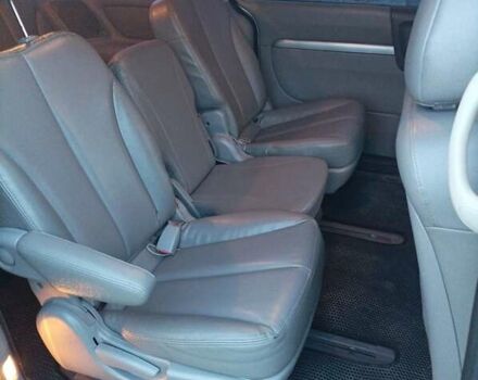 Серый Киа Карнивал, объемом двигателя 2.2 л и пробегом 264 тыс. км за 11300 $, фото 11 на Automoto.ua