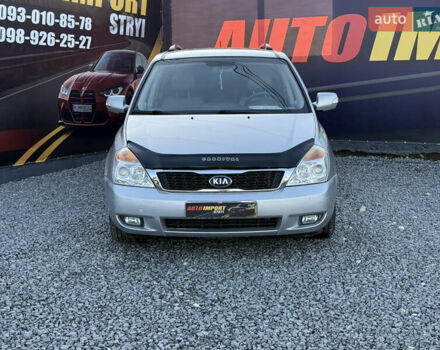 Серый Киа Карнивал, объемом двигателя 2.2 л и пробегом 273 тыс. км за 9999 $, фото 7 на Automoto.ua