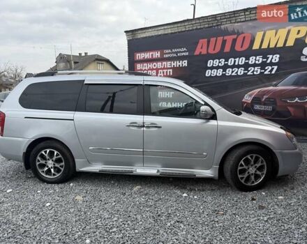 Серый Киа Карнивал, объемом двигателя 2.2 л и пробегом 264 тыс. км за 11000 $, фото 8 на Automoto.ua