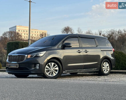 Сірий Кіа Карнівал, об'ємом двигуна 2.2 л та пробігом 187 тис. км за 17400 $, фото 2 на Automoto.ua