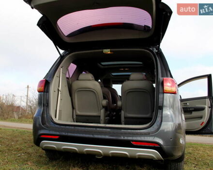 Серый Киа Карнивал, объемом двигателя 2.2 л и пробегом 256 тыс. км за 24800 $, фото 10 на Automoto.ua