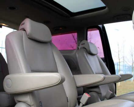 Серый Киа Карнивал, объемом двигателя 2.2 л и пробегом 256 тыс. км за 24800 $, фото 9 на Automoto.ua