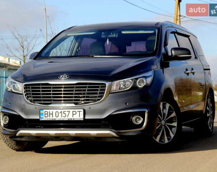 Серый Киа Карнивал, объемом двигателя 2.2 л и пробегом 256 тыс. км за 24800 $, фото 1 на Automoto.ua