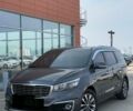 Серый Киа Карнивал, объемом двигателя 2.2 л и пробегом 256 тыс. км за 17500 $, фото 1 на Automoto.ua