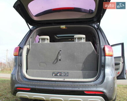 Серый Киа Карнивал, объемом двигателя 2.2 л и пробегом 256 тыс. км за 24800 $, фото 14 на Automoto.ua