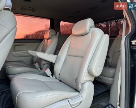 Сірий Кіа Карнівал, об'ємом двигуна 2.2 л та пробігом 187 тис. км за 17400 $, фото 17 на Automoto.ua