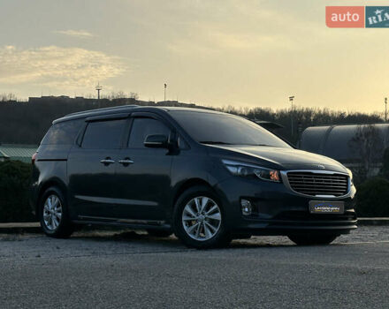 Сірий Кіа Карнівал, об'ємом двигуна 2.2 л та пробігом 187 тис. км за 17400 $, фото 3 на Automoto.ua