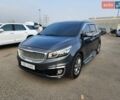 Серый Киа Карнивал, объемом двигателя 2.2 л и пробегом 261 тыс. км за 22900 $, фото 1 на Automoto.ua