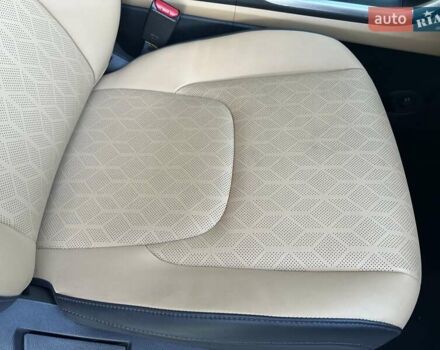 Серый Киа Карнивал, объемом двигателя 2.15 л и пробегом 186 тыс. км за 32500 $, фото 33 на Automoto.ua