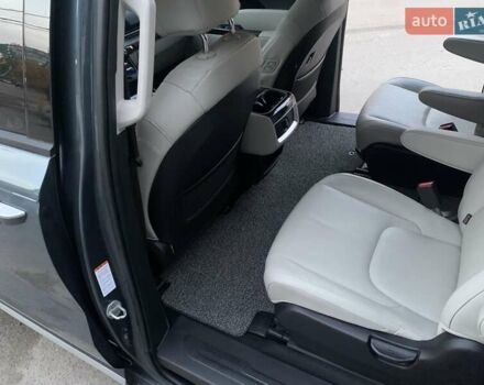 Серый Киа Карнивал, объемом двигателя 2.15 л и пробегом 81 тыс. км за 30950 $, фото 19 на Automoto.ua