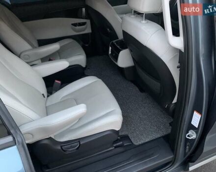 Серый Киа Карнивал, объемом двигателя 2.15 л и пробегом 81 тыс. км за 30950 $, фото 16 на Automoto.ua