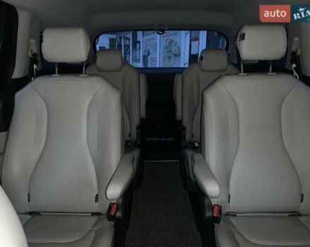 Серый Киа Карнивал, объемом двигателя 2.15 л и пробегом 81 тыс. км за 30950 $, фото 15 на Automoto.ua