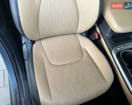 Серый Киа Карнивал, объемом двигателя 2.15 л и пробегом 186 тыс. км за 31500 $, фото 31 на Automoto.ua