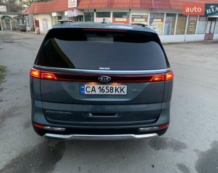 Серый Киа Карнивал, объемом двигателя 2.15 л и пробегом 81 тыс. км за 30950 $, фото 4 на Automoto.ua