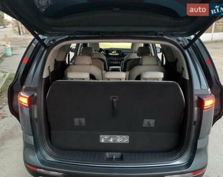 Серый Киа Карнивал, объемом двигателя 2.15 л и пробегом 81 тыс. км за 30950 $, фото 21 на Automoto.ua