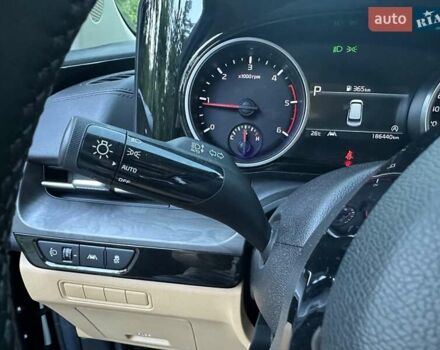 Серый Киа Карнивал, объемом двигателя 2.15 л и пробегом 186 тыс. км за 31500 $, фото 79 на Automoto.ua