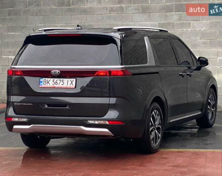 Серый Киа Карнивал, объемом двигателя 2.2 л и пробегом 147 тыс. км за 35500 $, фото 3 на Automoto.ua