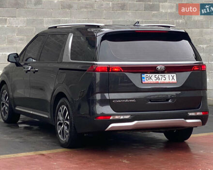 Серый Киа Карнивал, объемом двигателя 2.2 л и пробегом 147 тыс. км за 35500 $, фото 5 на Automoto.ua