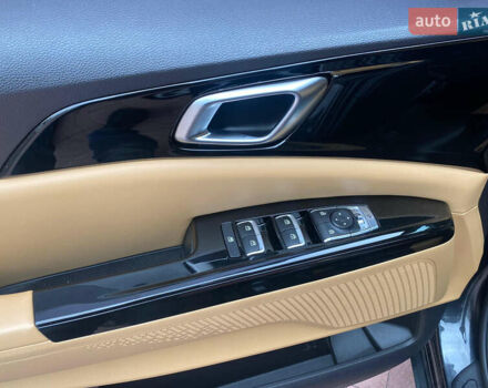 Серый Киа Карнивал, объемом двигателя 2.2 л и пробегом 147 тыс. км за 35500 $, фото 9 на Automoto.ua