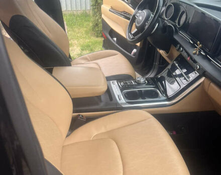 Серый Киа Карнивал, объемом двигателя 2.15 л и пробегом 79 тыс. км за 43000 $, фото 2 на Automoto.ua