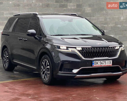 Серый Киа Карнивал, объемом двигателя 2.2 л и пробегом 147 тыс. км за 35500 $, фото 2 на Automoto.ua