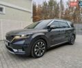 Серый Киа Карнивал, объемом двигателя 2.15 л и пробегом 90 тыс. км за 48000 $, фото 1 на Automoto.ua