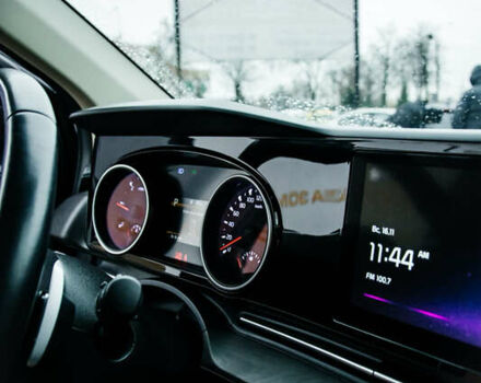 Сірий Кіа Карнівал, об'ємом двигуна 2.2 л та пробігом 147 тис. км за 33999 $, фото 37 на Automoto.ua