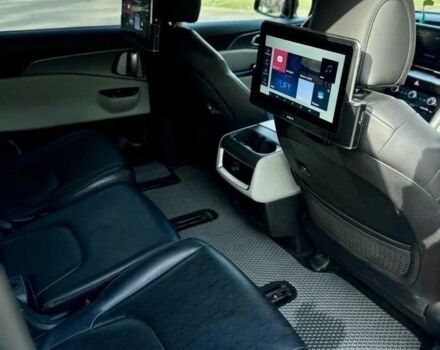 Серый Киа Карнивал, объемом двигателя 2.2 л и пробегом 78 тыс. км за 24900 $, фото 9 на Automoto.ua