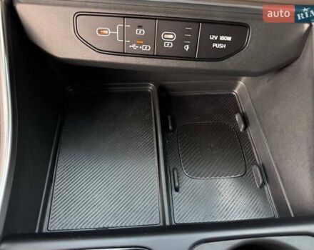 Серый Киа Карнивал, объемом двигателя 2.2 л и пробегом 12 тыс. км за 57000 $, фото 24 на Automoto.ua