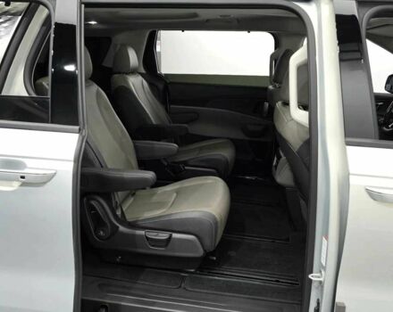 Сірий Кіа Карнівал, об'ємом двигуна 2.2 л та пробігом 9 тис. км за 35000 $, фото 8 на Automoto.ua