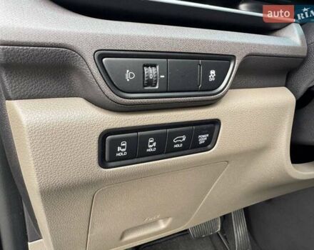 Серый Киа Карнивал, объемом двигателя 2.2 л и пробегом 12 тыс. км за 57000 $, фото 13 на Automoto.ua