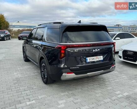 Серый Киа Карнивал, объемом двигателя 2.2 л и пробегом 12 тыс. км за 57000 $, фото 6 на Automoto.ua