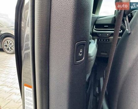 Серый Киа Карнивал, объемом двигателя 2.2 л и пробегом 12 тыс. км за 57000 $, фото 36 на Automoto.ua