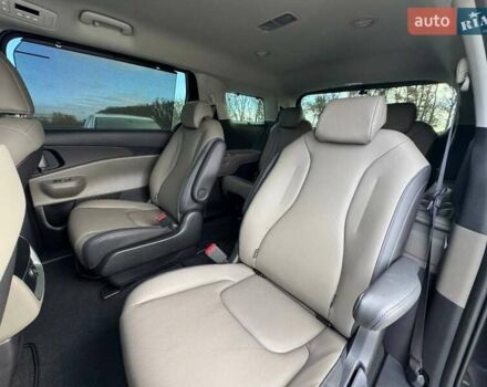 Серый Киа Карнивал, объемом двигателя 2.2 л и пробегом 12 тыс. км за 57000 $, фото 33 на Automoto.ua